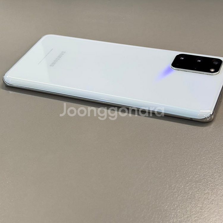 갤럭시S20플러스 화이트색상 256용량 미파손 무잔상 특AA급 상태좋은 폰 배터리 및 기능정상 18만 판매합니다--5